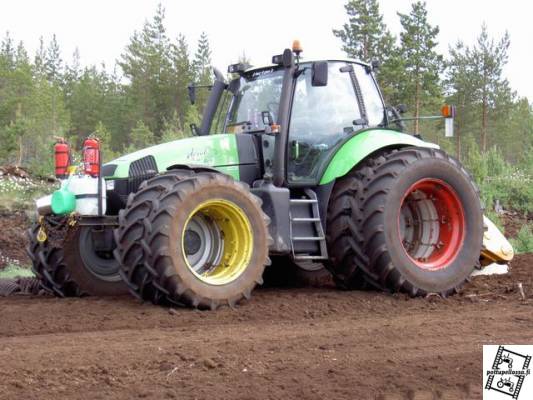 Deutz 200 agrotron Vm -02
Palakone kulkee ihan kivasti.
Avainsanat: Turvesuo