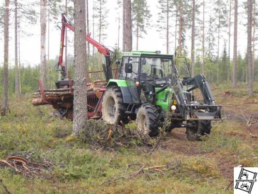 Deutsi 3.90
Moton jälkiä kiertämässä...
Avainsanat: Deutz Fahr 3.90 Quicke 740 Patu