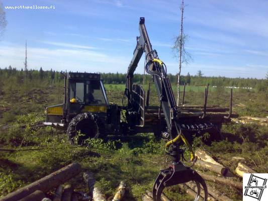 Ponsse s15
Vuosimallia 88... Kuitua näkyy hamuavan...
Avainsanat: Ponsse ergo 15