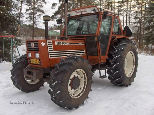 Fiatagri 110 - 90 Turbo
Tässä kuva just ostetusta Agrista, ei oo ees pesty vielä.
Avainsanat: 110 - 90, Fiatagri, Fiat