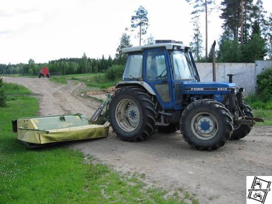 Ford 6610 ja Krone 243 niittomurskain
Avainsanat: Ford 6610