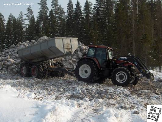 M160 ja maansiirto kärri
kivenaju yksikkö
Avainsanat: logman