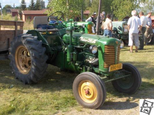 Zetor 25a rompepäiviltä
Avainsanat: zetor