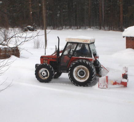 Zetor 7745+Esko240
Avainsanat: zetor zetka 7745 linko esko 240