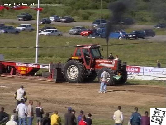 Fiat 160-90
Haapajärven tractor pullingin SM-osakilpailu,farmi 8500kg
Avainsanat: vee856