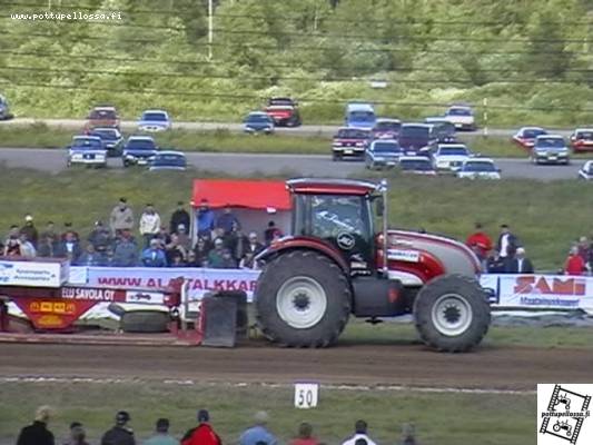 Valtra S260
Haapajärven tractor pullingin SM-osakilpailu,farmi 8500kg
Avainsanat: vee856