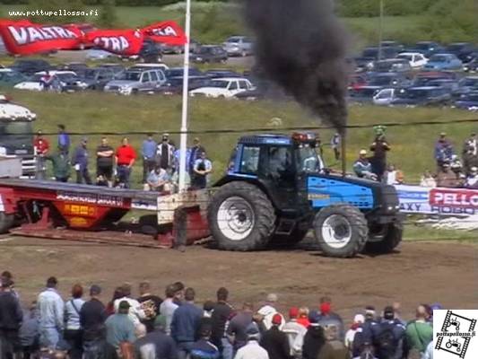 Valtra 8750
Haapajärven tractor pullingin SM-osakilpailu,farmi 6000kg
Avainsanat: vee856