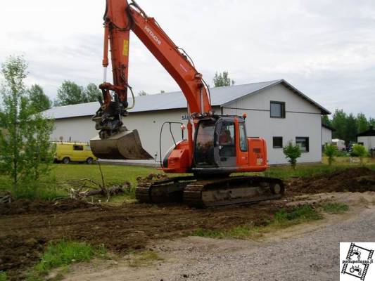 Hitachi Zaxis 225
Avainsanat: hitachi