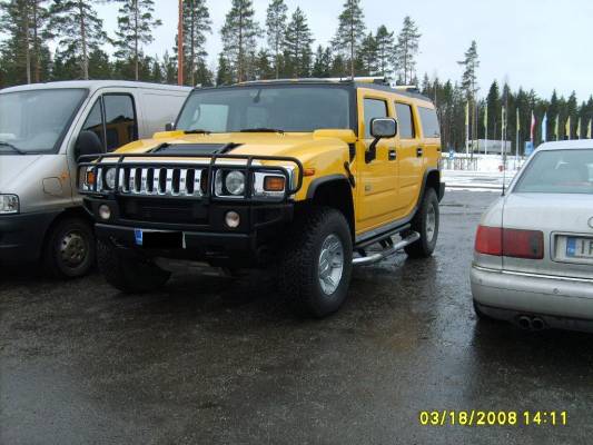 Hummer H2
Tällainen menopeli löytyi Hirvaskankaan ABC:n parkkipaikalta.
Avainsanat: Hummer H2 ABC Hirvaskangas