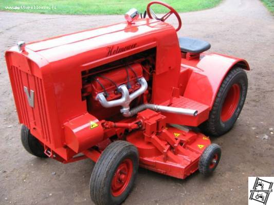 V8 Hotmower vm.2006
Leikkuri uutena. 
Avainsanat: leikkuri V8