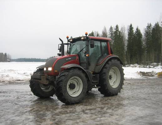 valtra n141h
hyvin sotkoo kun maantiet sulana ja hiekkatiet jääs
Avainsanat: valtra n141