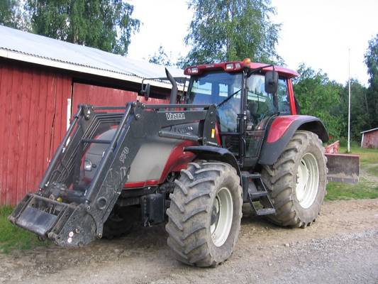 Valtra T140
Kesä 2005 ja Valtra T140
Avainsanat: T140