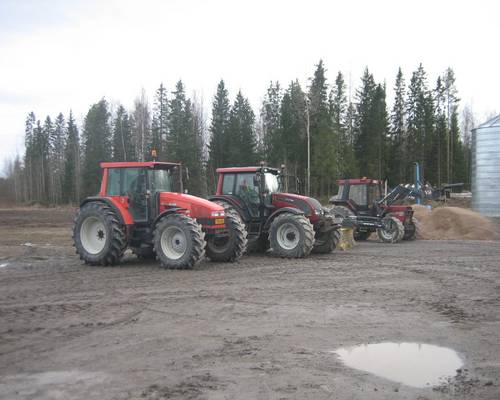 same silver 110,valtra n141h ja case ih 845,
kevättä odotellessa
Avainsanat: same valtra case