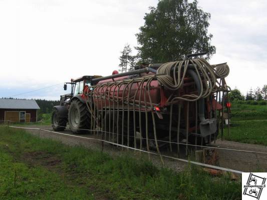 lähti livakasta rengas livohkaan...
rengas irtos kesken paskan ajon.
Avainsanat: livakka