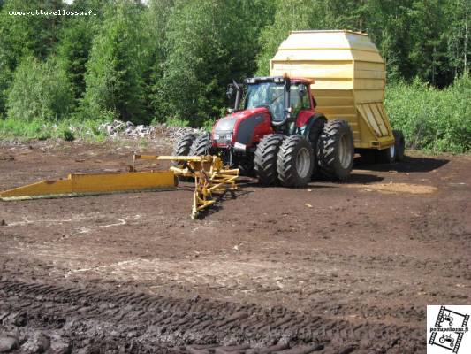 Valtra T170chcr ja Vapon 20m3 mekki
Avainsanat: Valtra T170