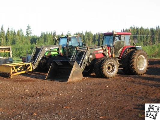 deutz165-case155 ja 6610 foordi pilkkii takana
varikolta
Avainsanat: deutz-case-ford