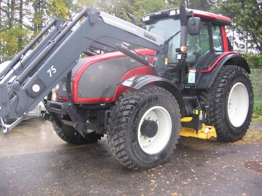 Valtra T191 Advance 
Valtra T191 Advance ja roten alustaterä
Avainsanat: T191