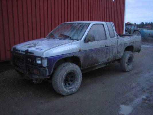 Nissan
King Cap 2.4 bensa 4x4
Avainsanat: nissan