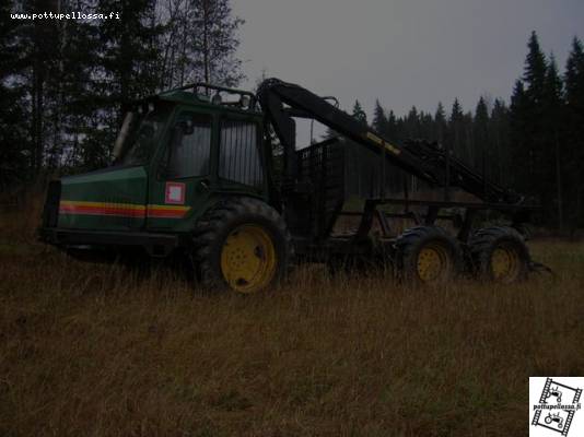 Lokomo 909
Kyllä pölli kulkee tällä koneella.
