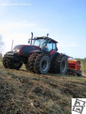 Valtra T130 ch ja 3m VM aitosuorakylvö, mäki-reinin täyttöruuvilla
