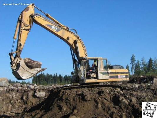 cat 330bl
kesä meni tuolla romulla kaivellessa
