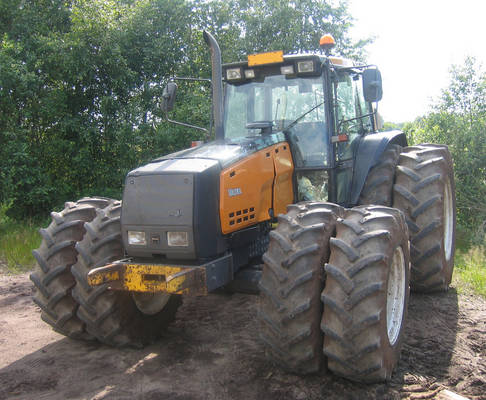 Valtra Valmet 8750
kunnon turvekone
Avainsanat: valtra valmet 8750