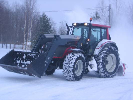 Valtra T151h
Talvi 2008 Valtra T151h
Avainsanat: T151