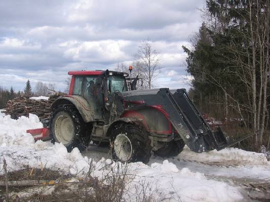 T151h
Kevät 2008 Vallu lumi töissä varmaan viimeisiä kertoja.. 
Avainsanat: T151