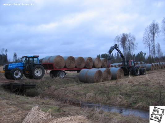 Valtra 8950 ja Valtra Valmet 8550 Kronos 5010
Helpi paalien ajoa
Avainsanat: Valtra Valmet 8950 8550 kronos 5010