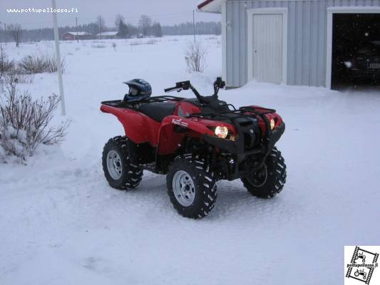 Yamaha Grizzly 700 FI 06/07 ?
Viikonlopun koeajolla. Onhan se mahtava.
Avainsanat: yamaha grizzly 700