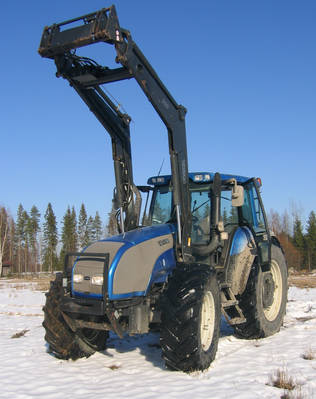 Valtra t160c ja Quicke 980
sijaistraktori kevätauringossa
Avainsanat: valtra t160c 980