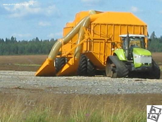 Claassi ja imuri
teho peli 
Avainsanat: Claassi