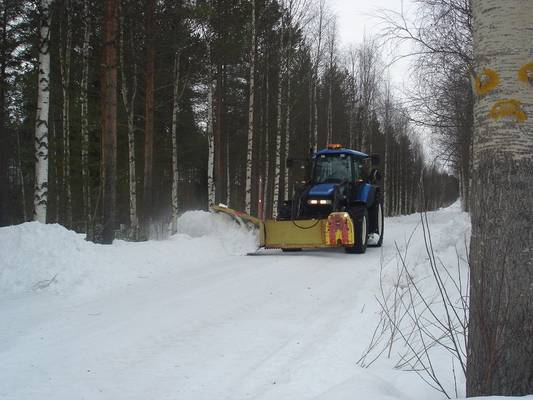 vallin ajoa
talven auraus vallit siirretään ojiin
Avainsanat: newe