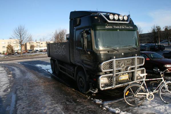 Mercedes Benz Actros 
Mercedes Benz Actros soraauto Truck of the year 2004
Avainsanat: Mercedes-Benz-Actros