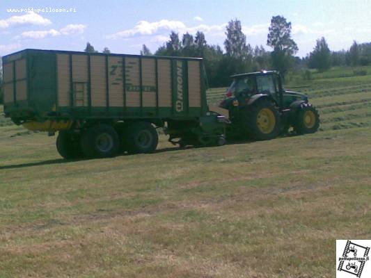 John Deere 7830 ja Krone ZX noukinvaunu
Nurmi 2007
