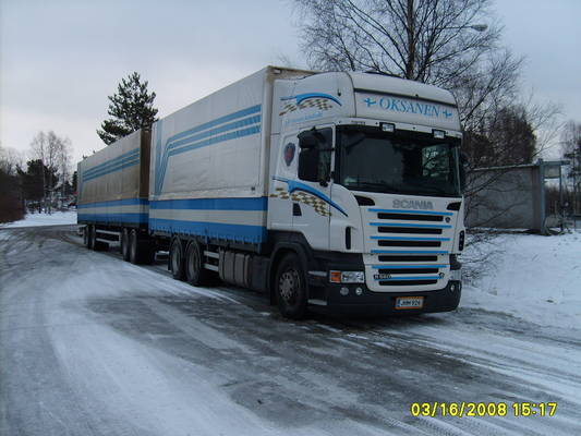 J&R Oksasen Scania R560
J&R Oksasen Scania R560 täysperävaunuyhdistelmä.
Avainsanat: Oksanen Scania R560