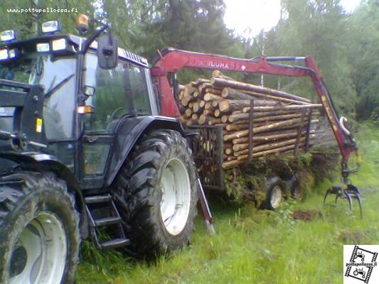 8150 ja silakkapilkki
terveisiä ajelen... ei ois mahtunu montaa pölliä enää.
Avainsanat: 8150 patu