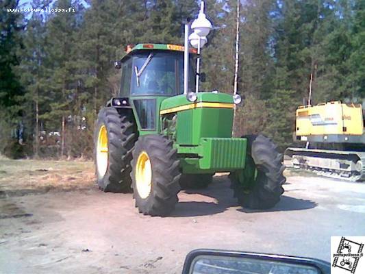 john deere 4240
tommonen oli ylivieskassa myynnissä, oli kyl päällepäin hyvä kuntosen näkönen.
Avainsanat: john deere