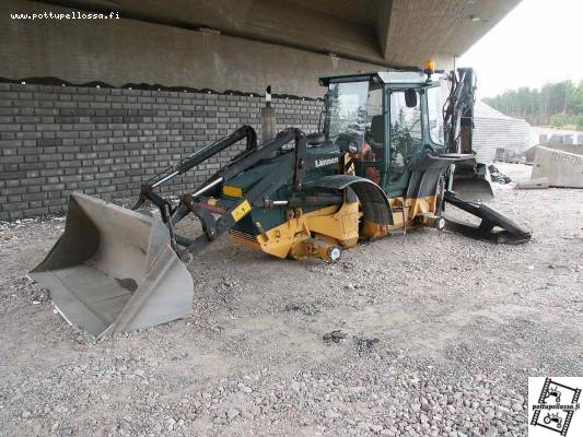 Valtra C 1112 Traktorikaivuri vm.noin78
Meijän ojan kaivukone. Ee niin hirveen tehokas, mutta eepä oo tarvekkaan. Hyvä peli vejellä kiinni jääneitä raktoreita. 
