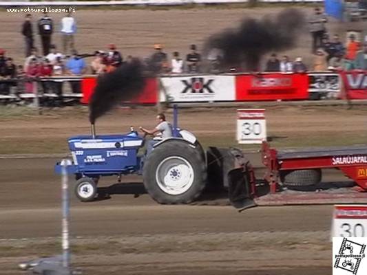 Ford 5000
Kalajoen tractor pulling SM-osakilpailu ja farmi 2500kg
