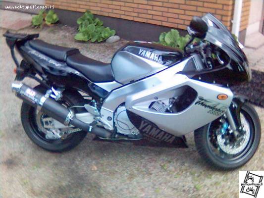Yamaha YZF1000R Thunderace -01
Siinä tämän hetkinen pyörä.
Ajettu 15000km 
Takapyörältä mitattu 130hp ja 102nm
Avainsanat: yamaha