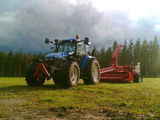 New Holland TS115 & Silppuri
Avainsanat: New Holland NH TS TS115 JF FCT1350 silppuri