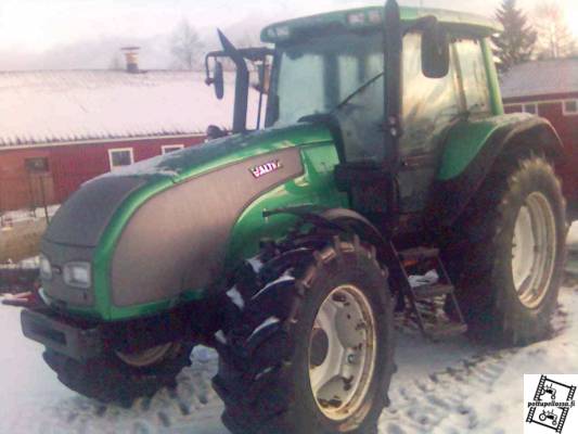 valtra t 120 .
 ihan livakkka vehe :D
Avainsanat: t120 valtra