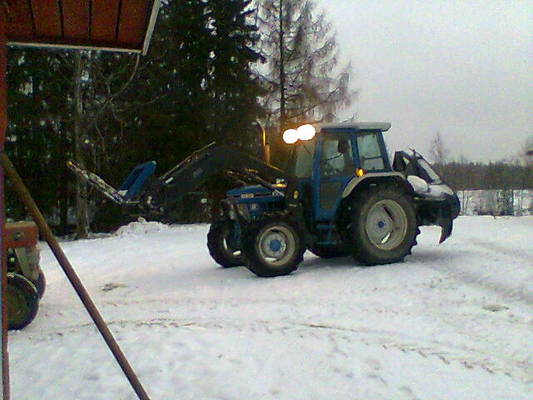 ford6810
voorti
Avainsanat: ford traktori diesel lieksa large1200l