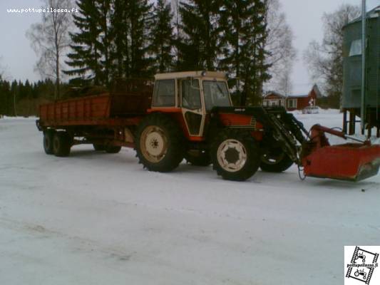 Fiat 880 + Belarus
Rehun hausta tulossa. Kuorma siksi vajaa ku loppu auma
