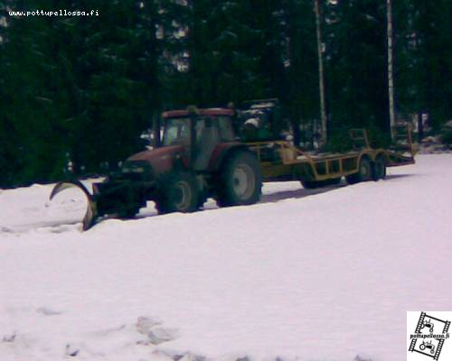 case 155 & lavetti ja mikä lie timberjakki
siirto hommia
Avainsanat: case mxm 155 lavetti