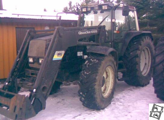 Valtra 8550 HT
Siinä se Niskalan toinen 8550. Vähän vaan huono kuvanlaatu kännykässä :|
Avainsanat: Valtra 8550