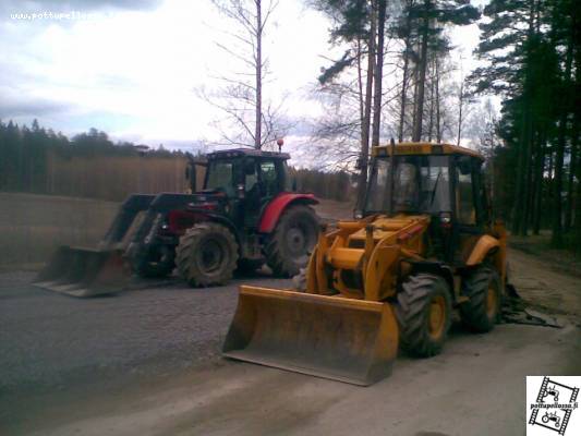 JCB 2cx ja mf 6460
piha töitä
