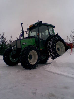 valtra 700 
Avainsanat: valtra 700