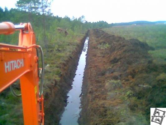 Uudella koneella työnäytöstä
Siinä vähän uuden alueen reunaojasta mallia
